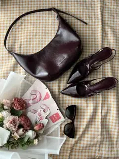 CHARLES & KEITH ショルダーバッグ ボルドーのサムネイル
