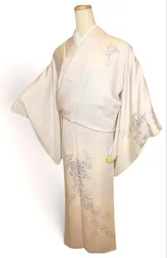 【極美品】しょうざん ろうけつ染め 付下げ訪問着 パールトーンのサムネイル