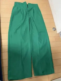 GU ワイドパンツ グリーン　L 丈長め