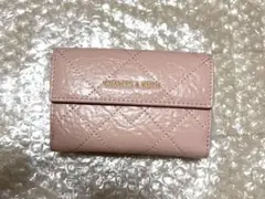 Charles&Keith ドゥオキルトフォルドオーバーウォレット