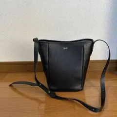【美品】ブラックレザーショルダーバッグ　beaure ships ワンハンドル
