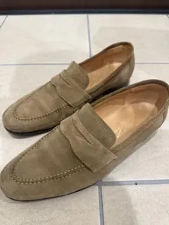 ベージュ スエード ローファー