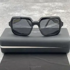【美品】GIVENCHY ジバンシー　サングラス アイウェア 黒 ブラックのサムネイル