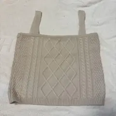 ケーブルニット ベスト
