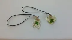 四つ葉のクローバー型ストラップ2個セット