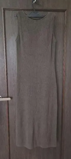 ユニクロ　ノースリーブロングワンピース