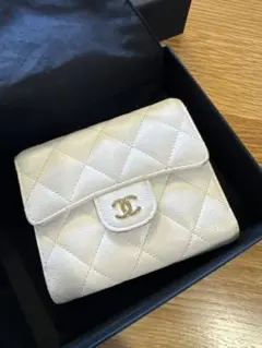 CHANEL 二つ折り財布 ホワイト