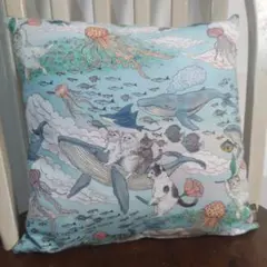 おとぎの国の猫と仲間たち　クッションカバー　35×35
