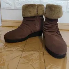 ブラウンファー付きショートブーツ