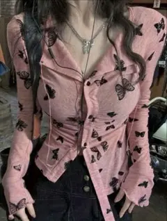 トップス ピンク 蝶柄 SHEIN 長袖