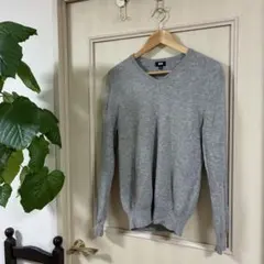 UNIQLO カシミア100% グレー Vネックセーター M