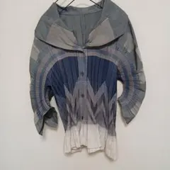 ISSEY MIYAKE 波状プリーツ ポンチョジャケット 2 - メルカリ
