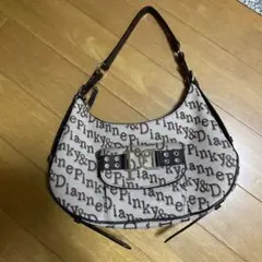 ピンキー&ダイアン　ワンショルダーバッグ　ロゴ総柄のサムネイル