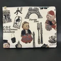 パリを旅するくまのフラットポーチ　20cmファスナー