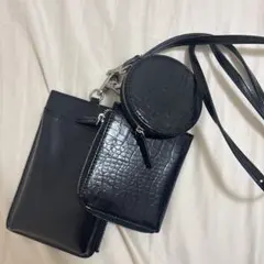 極美品✨ Lui's ショルダーバッグ ブラック ルイス ミニポーチ シボ加工 極美品✨ Lui's ショルダーバッグ ブラック ルイス ミニポーチ シボ