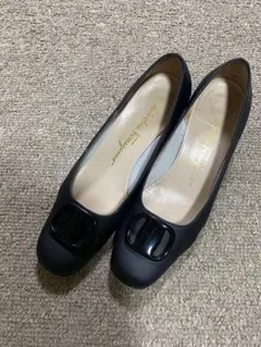 Salvatore Ferragamo パンプス ブラック　ヒールトップ交換済のサムネイル