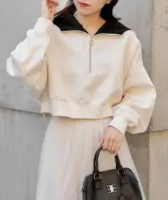 [Chico] ハーフジップスウェット　パーカー　トレーナー　カジュアル　ロゴ