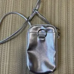 メタリックシルバーショルダーバッグ
