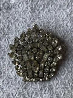 ヴィンテージ チェコガラスのブローチ