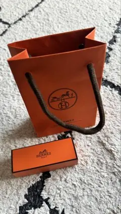 HERMES ショップ袋とボックス