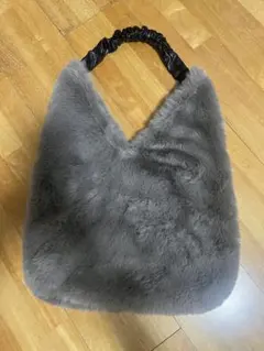 CACHELLIE グレー ファートートバッグのサムネイル