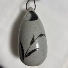 唐津焼 グレーの植物模様卵型陶器