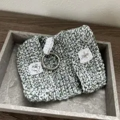 ポケットティッシュケース　カラビナ付　ハンドメイド　編み物　コットン　白　緑