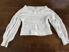 アイボリー ケーブルニット オフショルダー セーター