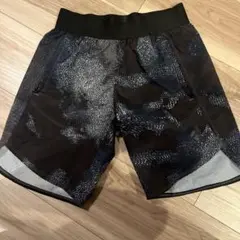 adidas グラフィックプリントショーツ 140サイズ
