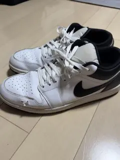 NIKE AIR JORDAN 1 LOW ホワイト ブラック