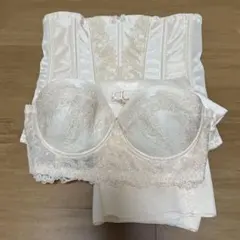 FOUR SIS & CO. ブライダルインナー