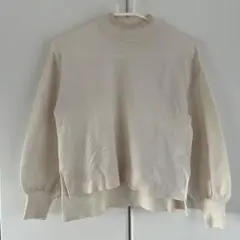 earth music&ecology クリーム色ハイネック長袖トップス