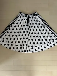 adidasオリジナル　ドットスカートのサムネイル