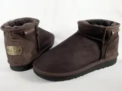 UGG CHIC EMPIRE 。ムートンブーツ。金属タグ。純オーストラリア製 UGG ムートンブーツ オーストラリア製 金属タグ チック - メルカリ