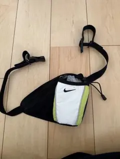 Nike ウエストポーチ ホワイト/ブラック/イエロー