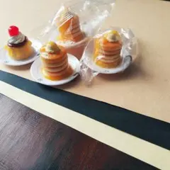 ガチャ 満月珈琲店 ミニチュアデザート 満月バターのホットケーキ プリン レトロ