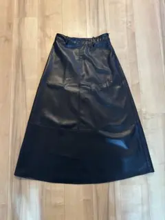 フェイクレザー ロングスカート