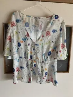 花柄　シフォンフレアシャツ