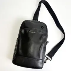 極美品 自宅保管品 コーチ CU111 レザー ボディーバッグ ブラック 