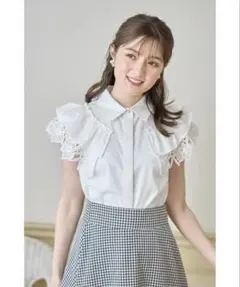 tocco closet フリル×フラワーレースコットンライクブラウスのサムネイル