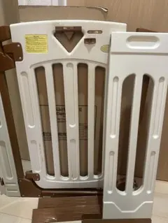 グ*チ様 折りたたみ式ベビーゲート ホワイトとブラウン