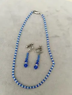 青と白のビーズ ネックレスとイヤリングセット