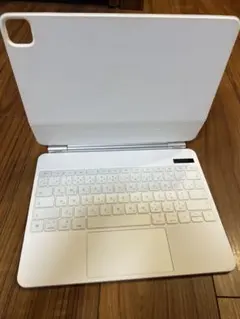 magic key board風カバーケース　美品　ほぼ純正