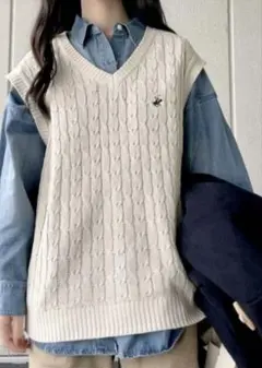 【BEVERLY HILLS POLO CLUB】ワンポイント刺繍ニットベスト