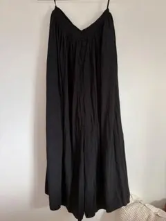 黒いワイドパンツ・イージーパンツ