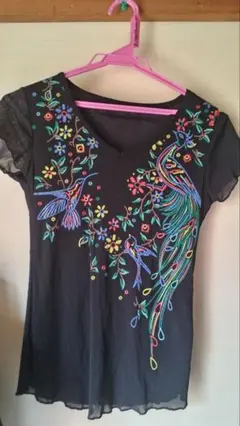 刺繍入り半袖Vネックレッスンウェア