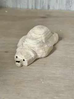 木彫りくまさんうつ伏せ