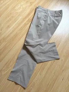 【ベージュ】UNIQLO 感動パンツＷ85cm 股下73cm