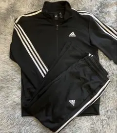 adidas ジャージセットアップ　ブラック