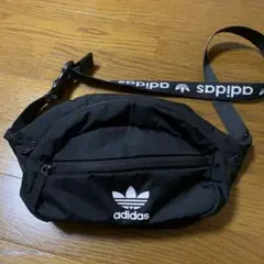 adidas アディダス　ウエストポーチ　ボディバッグ